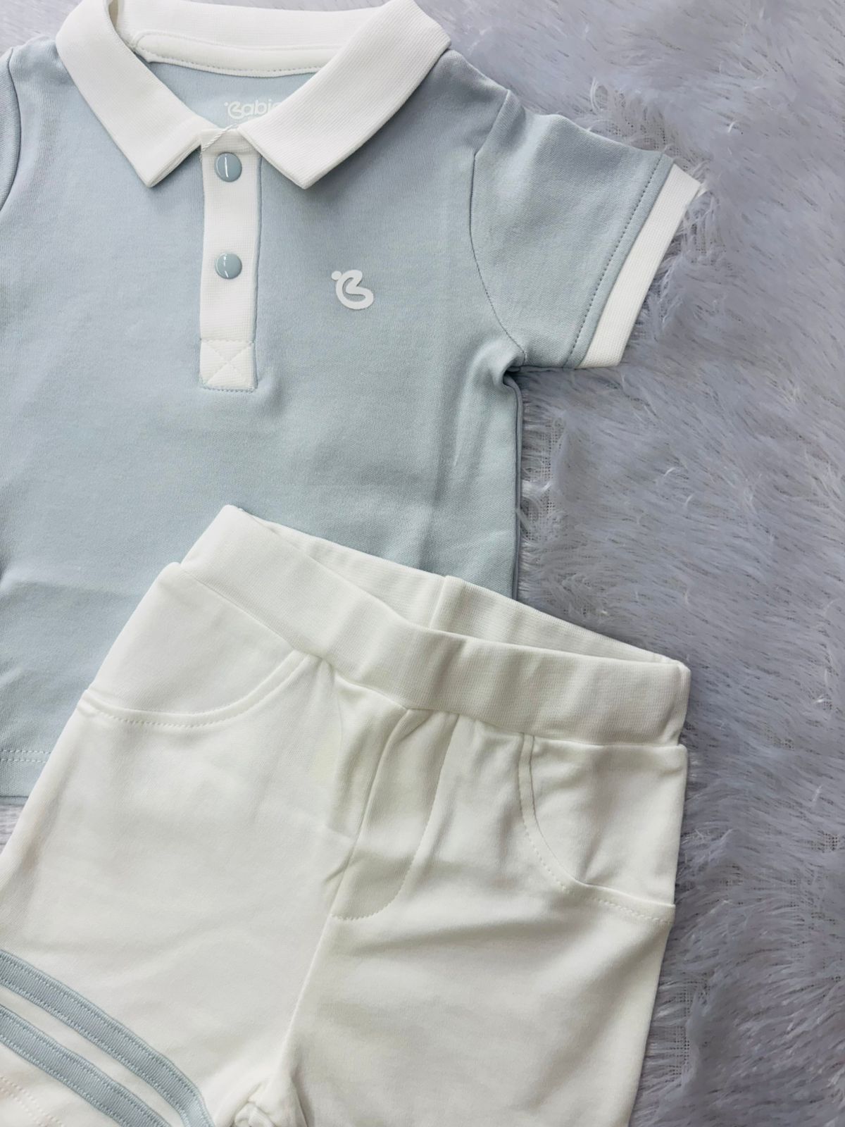 short sleeve t shirts and trousers