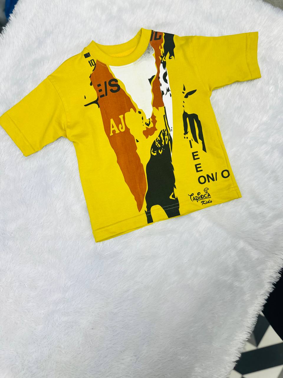 Half sleeve t shirt